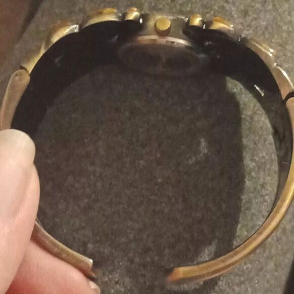 Analog Wristwatch Brass Tone Ornate Cuff Band Round Mother of Pearl Face. NWOT - Picture 3 of 5